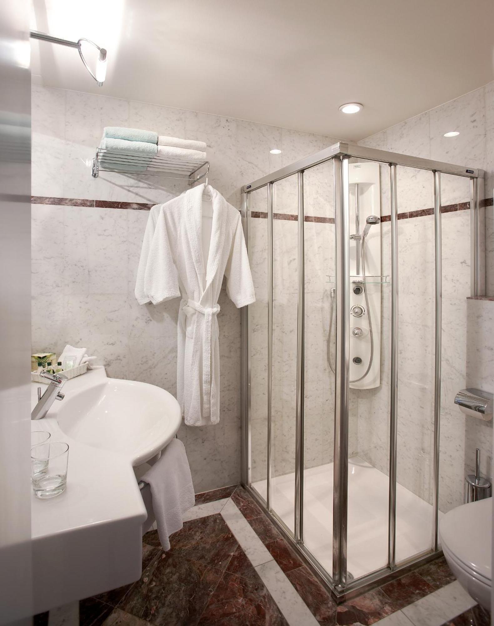 Romantik Hotel De L'Ours Sugiez Εξωτερικό φωτογραφία
