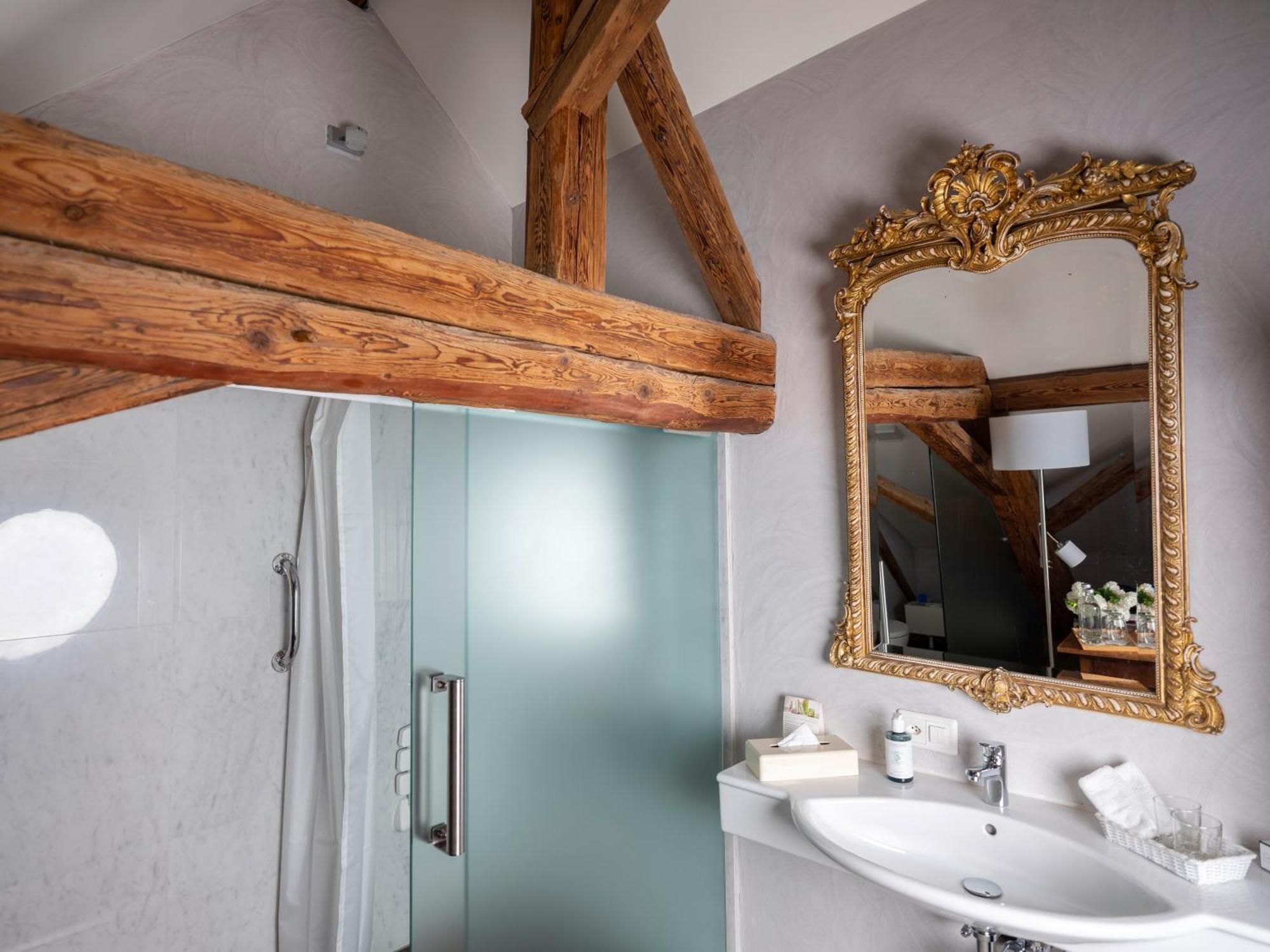 Romantik Hotel De L'Ours Sugiez Εξωτερικό φωτογραφία