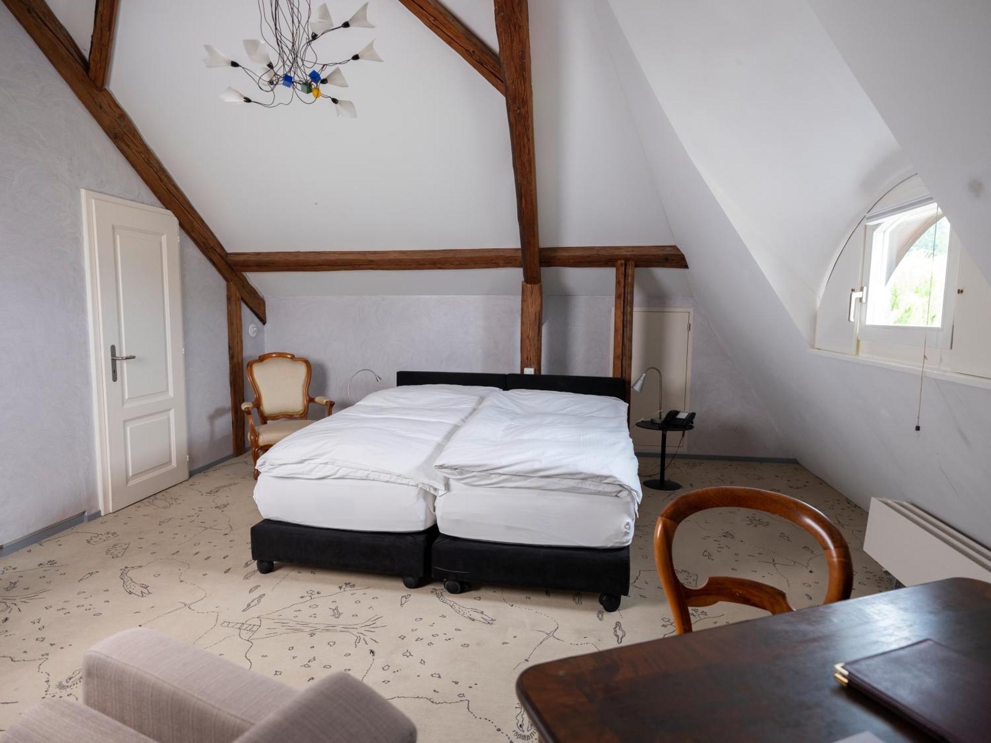 Romantik Hotel De L'Ours Sugiez Εξωτερικό φωτογραφία