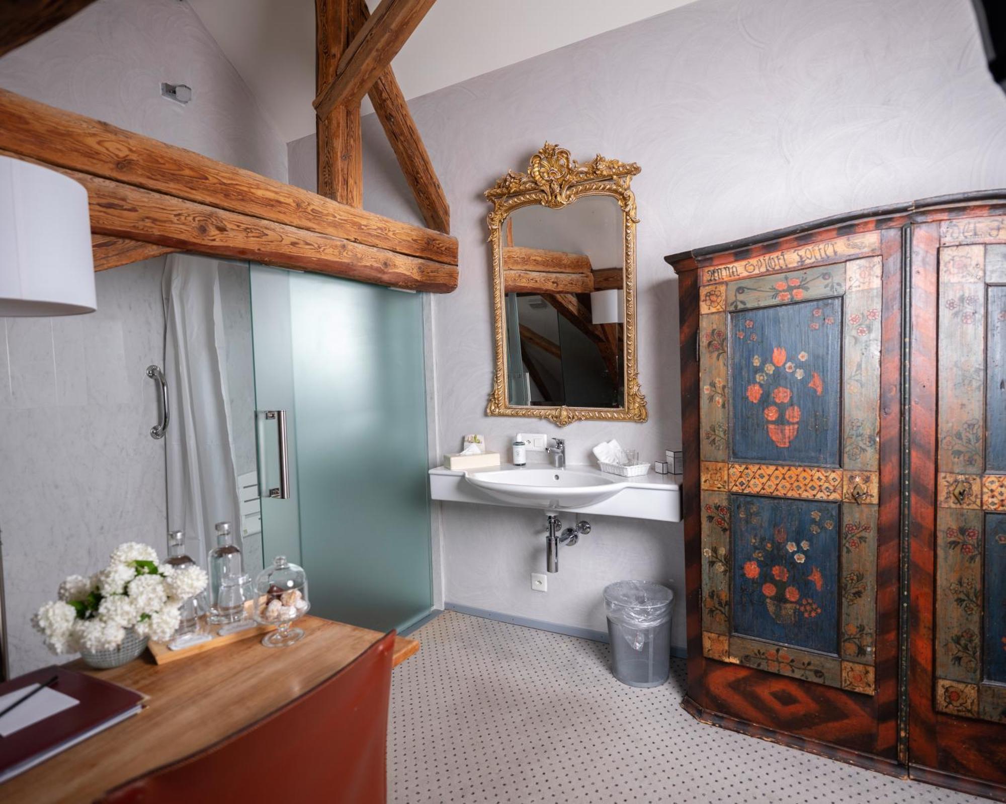 Romantik Hotel De L'Ours Sugiez Εξωτερικό φωτογραφία