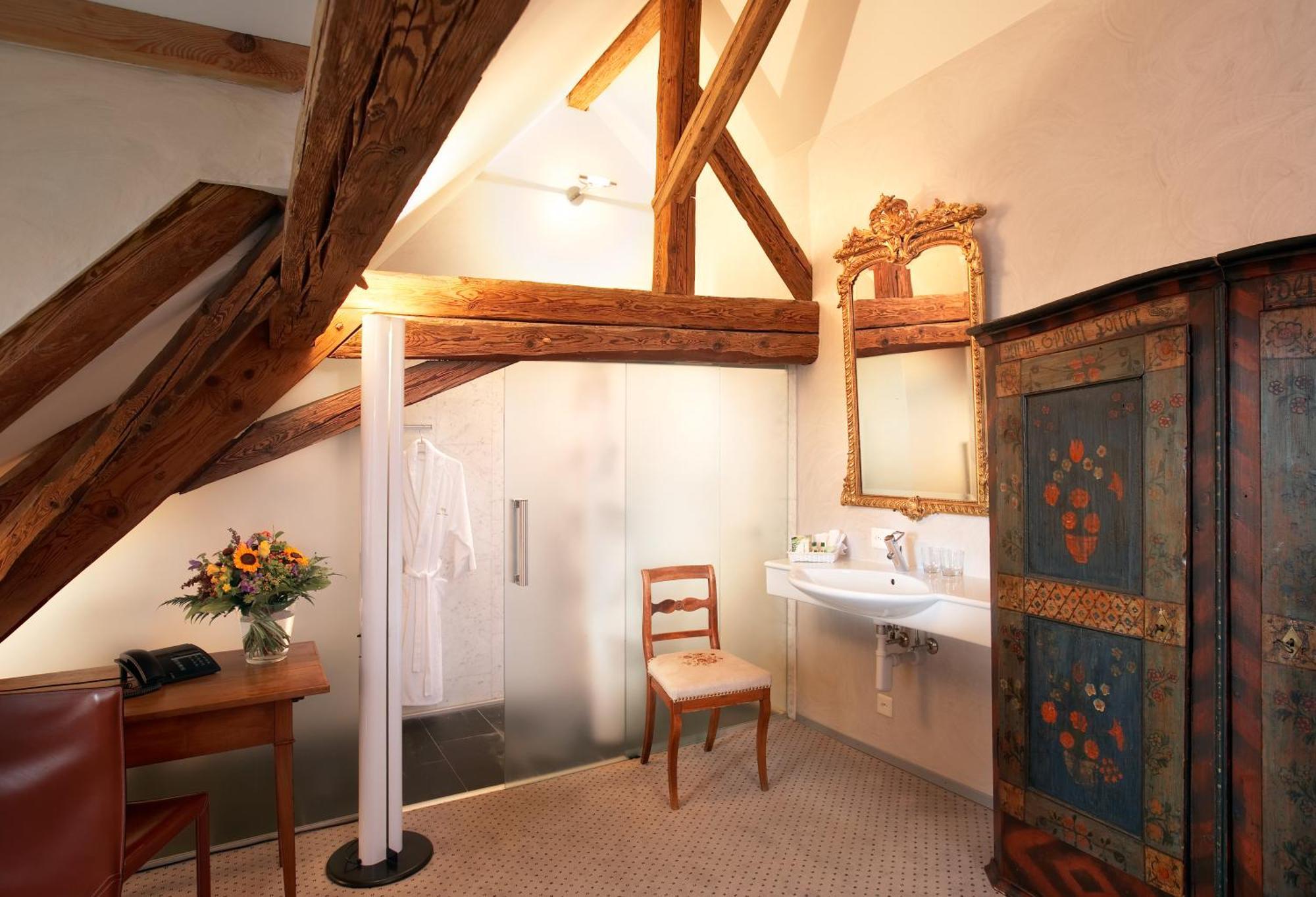 Romantik Hotel De L'Ours Sugiez Εξωτερικό φωτογραφία