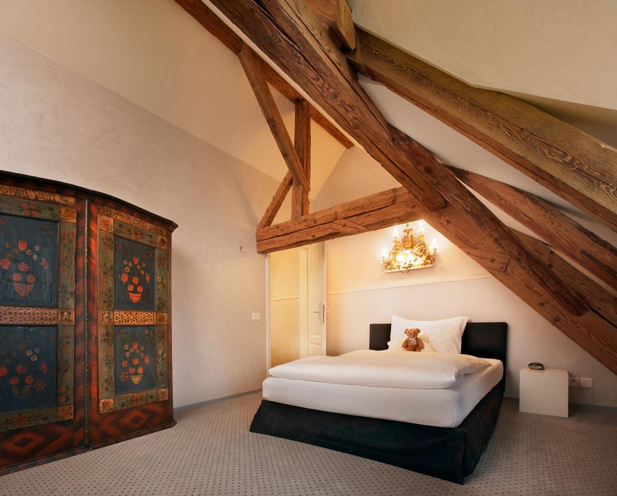 Romantik Hotel De L'Ours Sugiez Εξωτερικό φωτογραφία