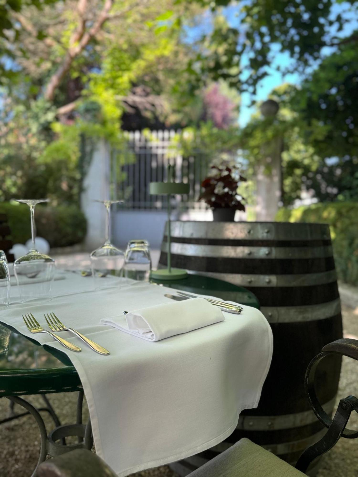 Romantik Hotel De L'Ours Sugiez Εξωτερικό φωτογραφία